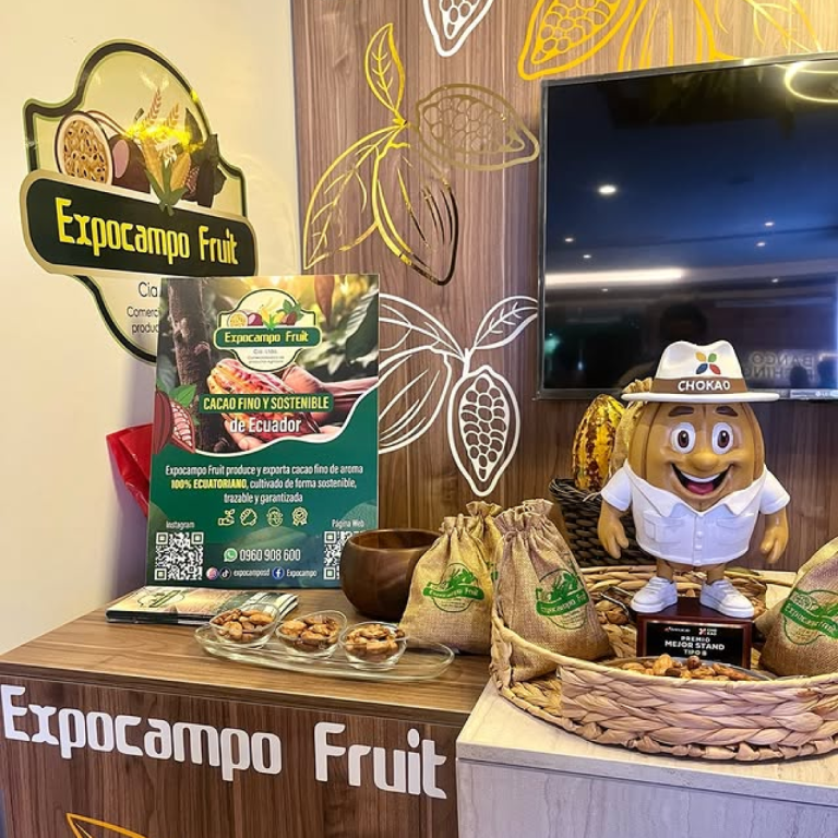 EXPOCAMPO, ganador al mejor stand en la Feria del Chocolate y Cacao Chokao 2025 en Ecuador